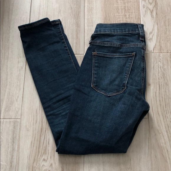 GAP Denim - EUC GAP Dark Denim Mid Rise Favorite Jegging